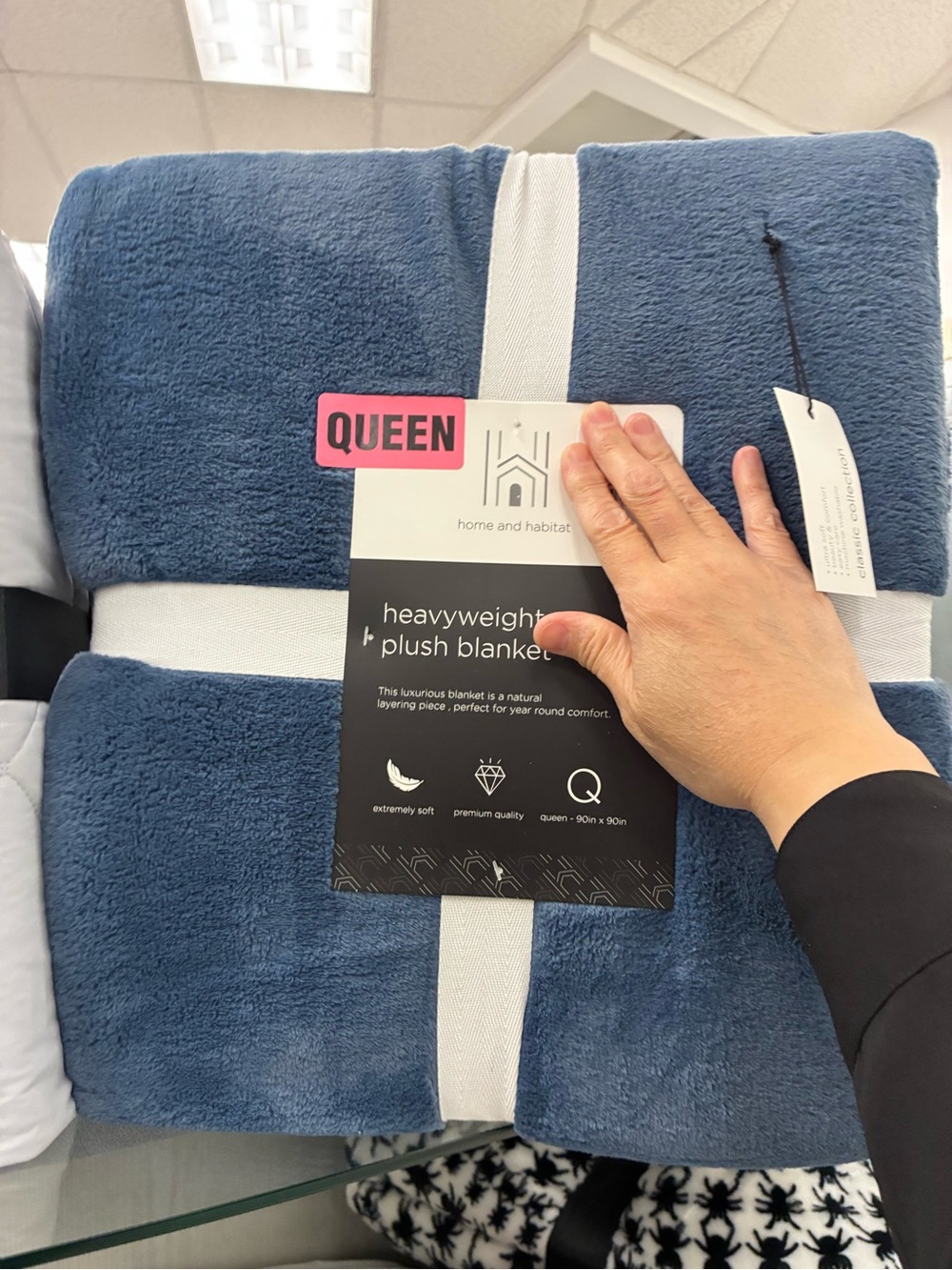 Plush Heavyweight Bath Blanket in Blue